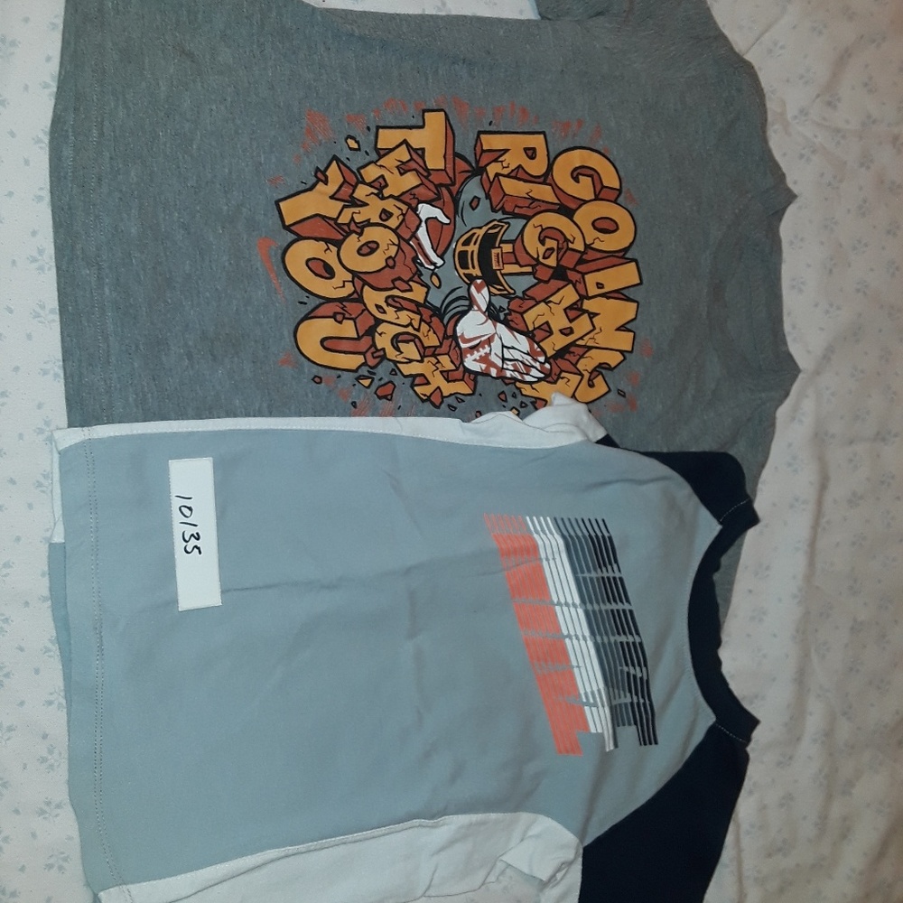 2 Nike t shirt